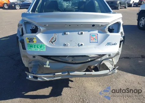 2016 Ford Fiesta S z USA, uszkodzony, nr VIN 3FADP4AJ2GM108144